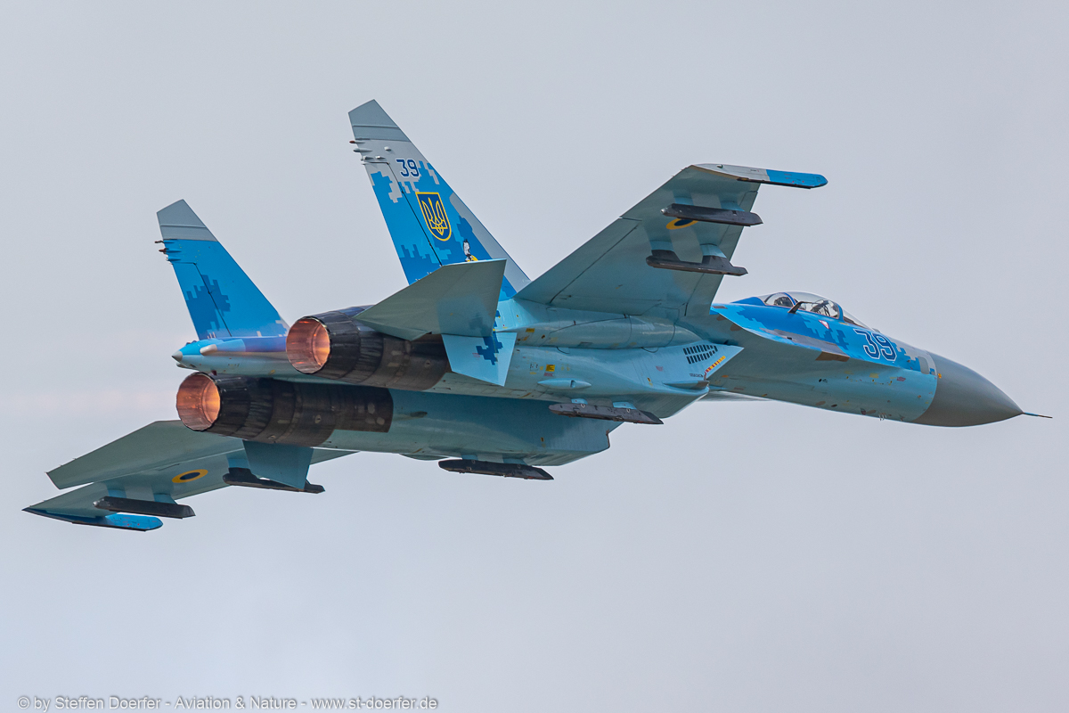 560JH3A4567
