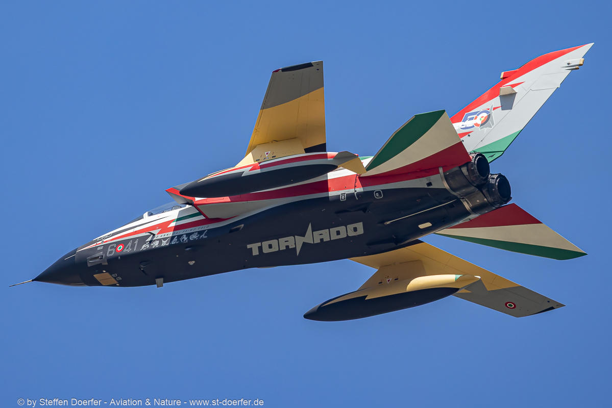 241CAA_3061