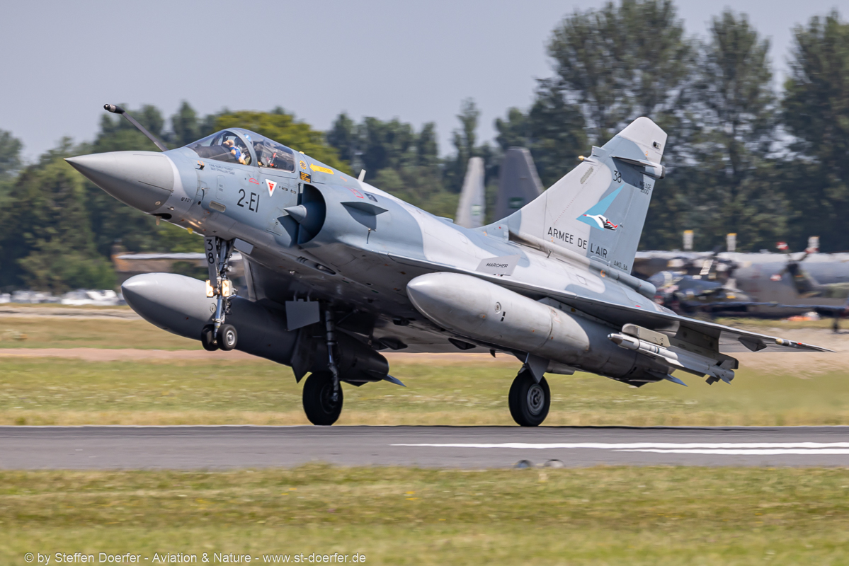 242CAA_2784