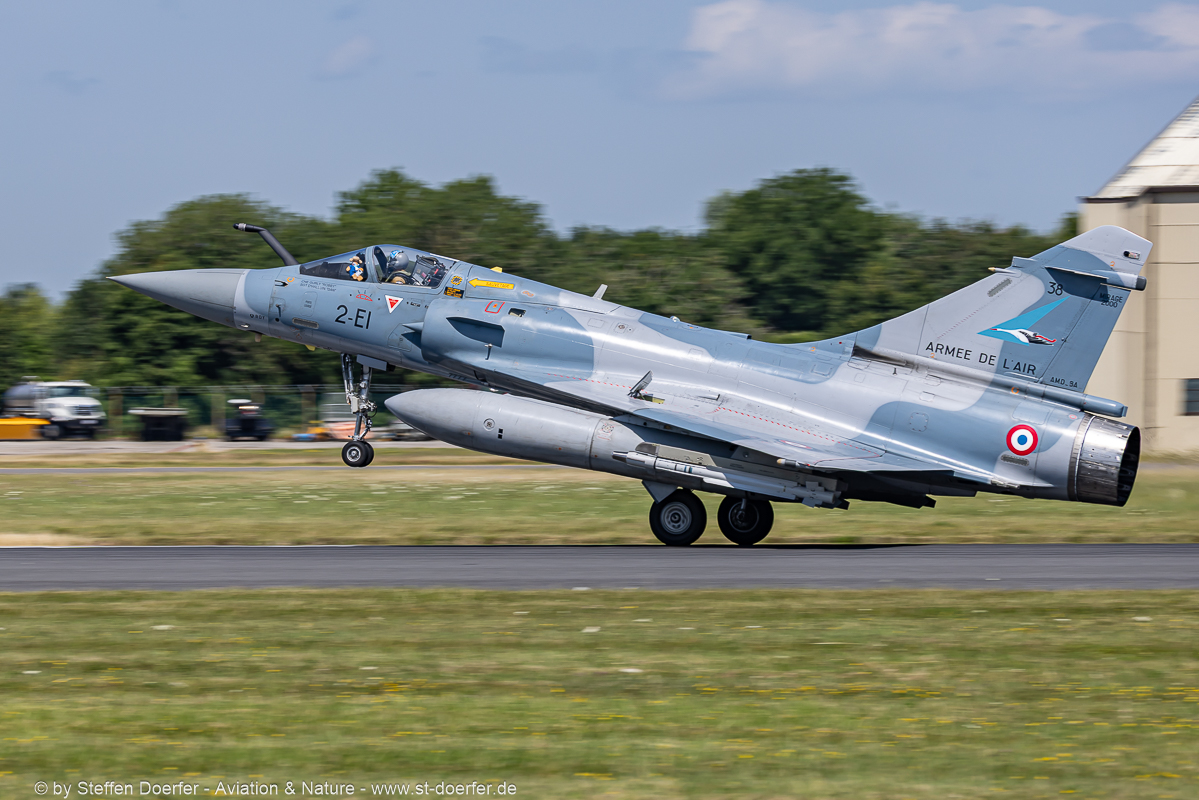 242CAA_2795
