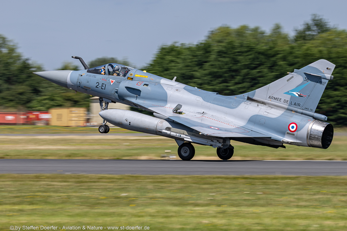 242CAA_2799