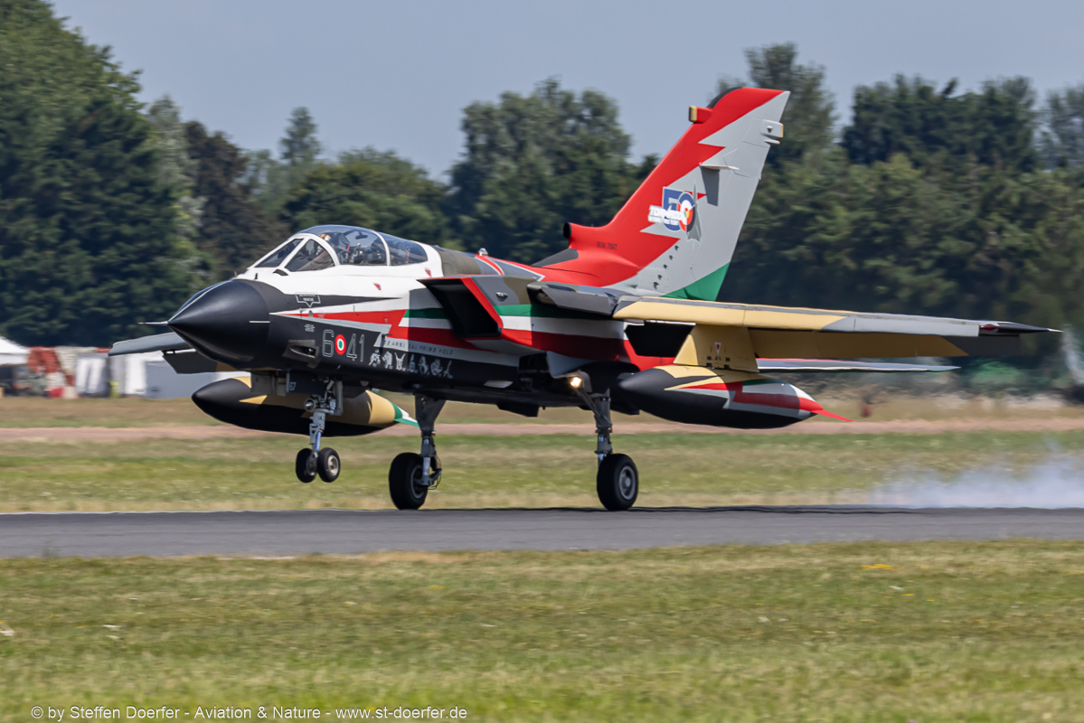 242CAA_3076