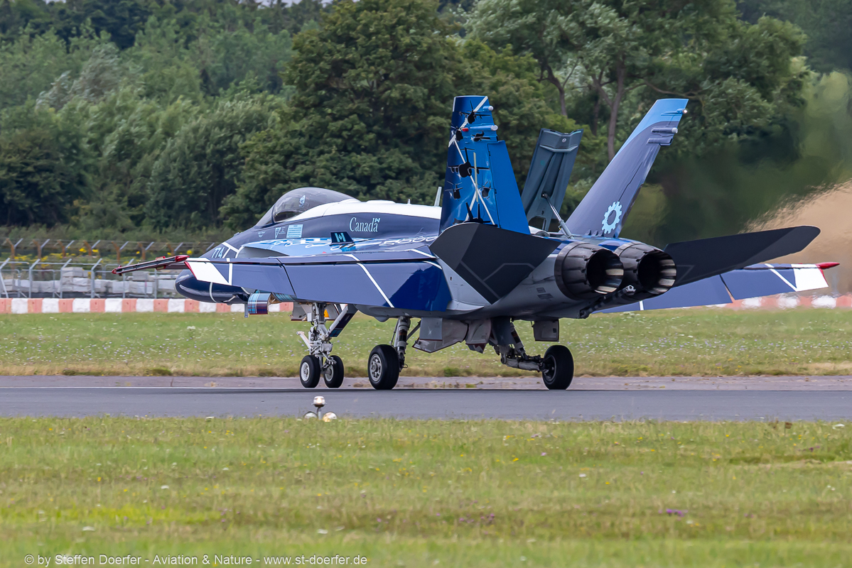 641CAA_8704