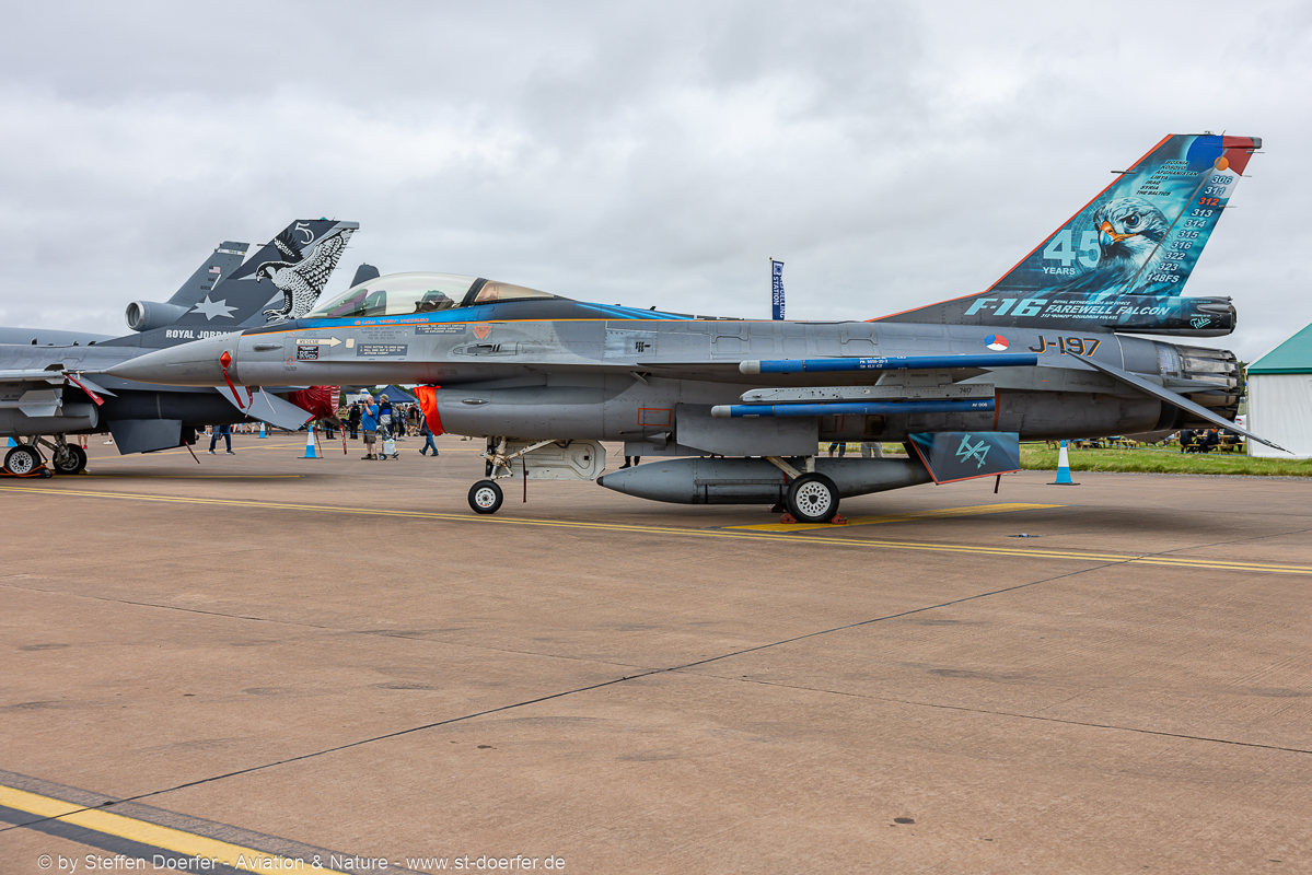 884CAB_6975