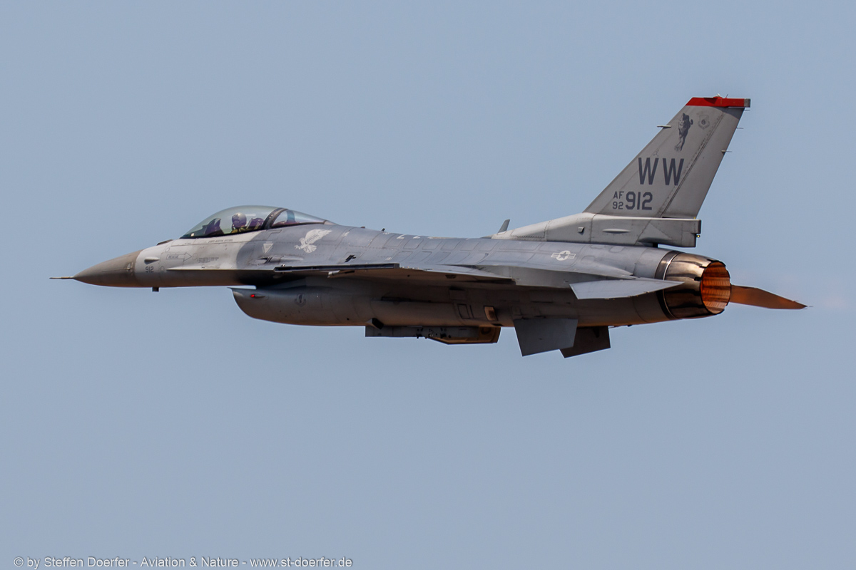 325JH3A2855