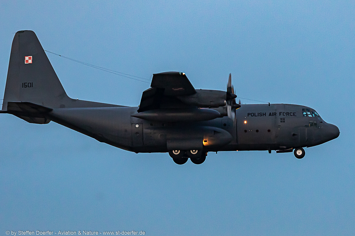 340IW5A9370