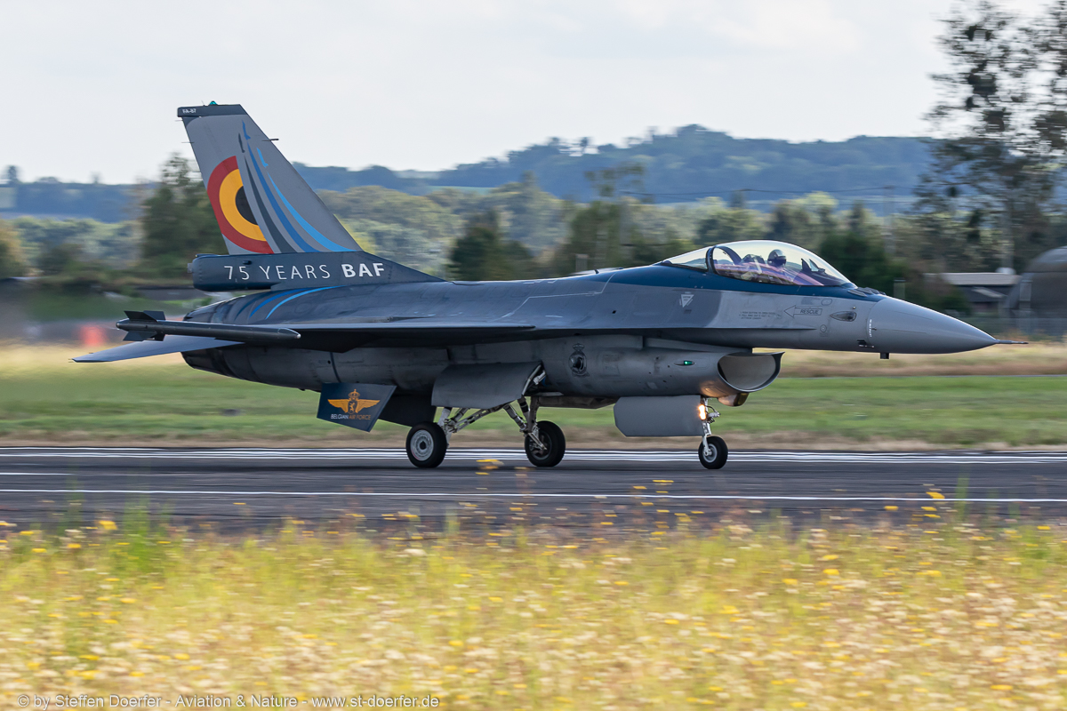 402JH3A3321