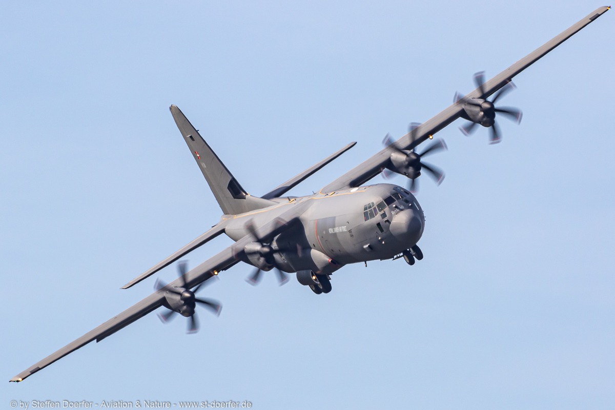120IW5A3813